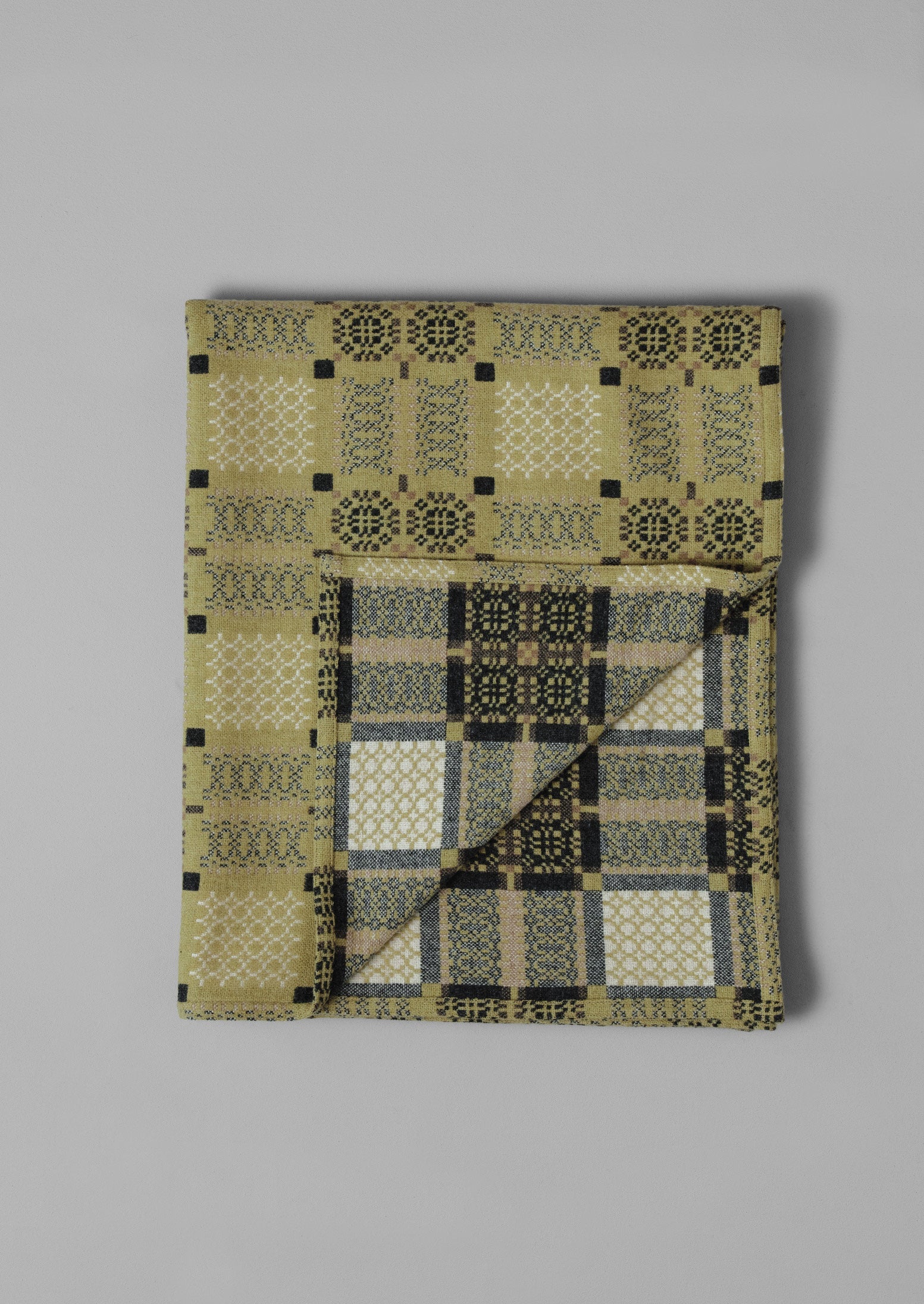 Melin Tregwynt Welsh Blanket | Catkin/Charcoal - Image 3