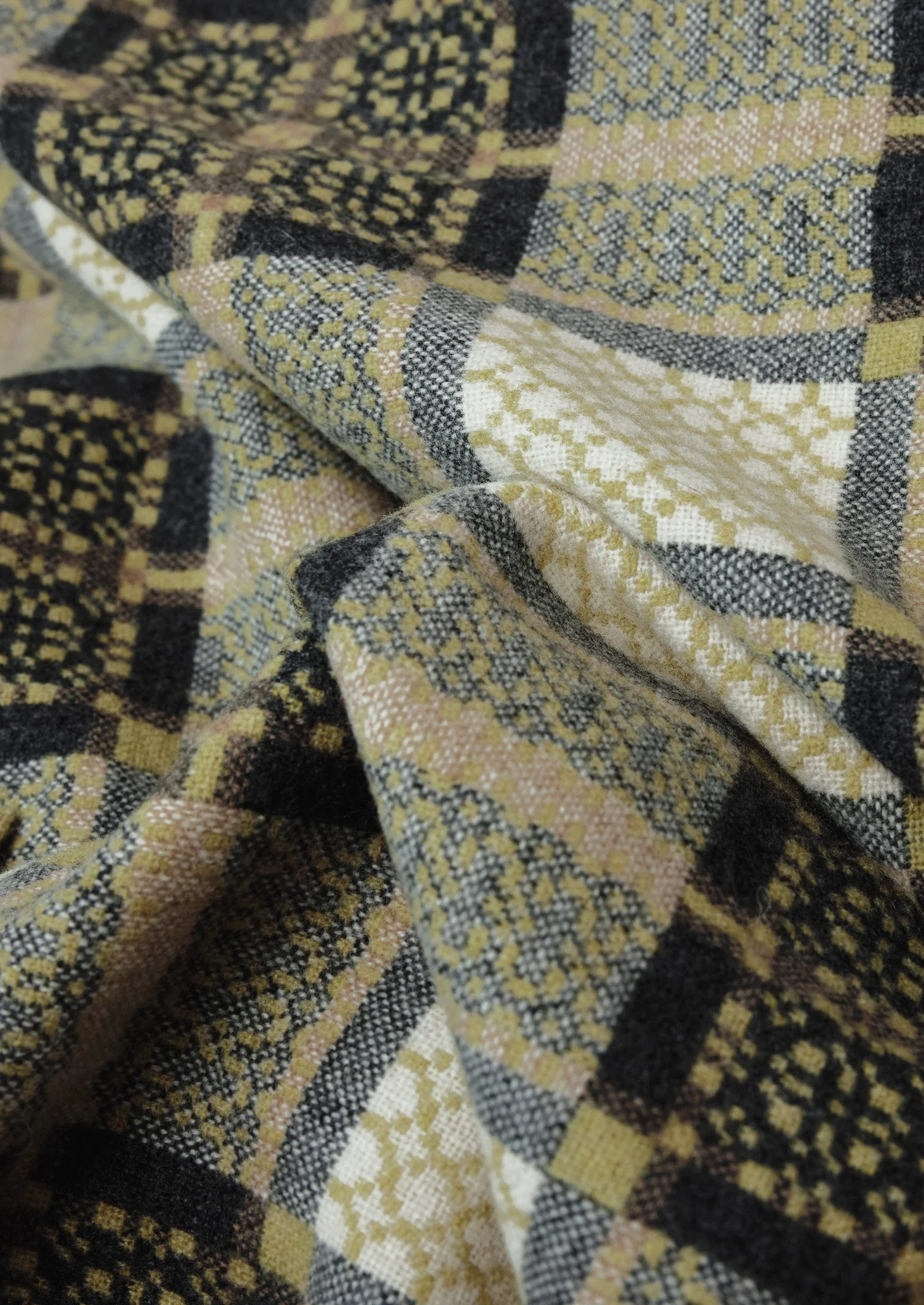 Melin Tregwynt Welsh Blanket | Catkin/Charcoal - Image 5