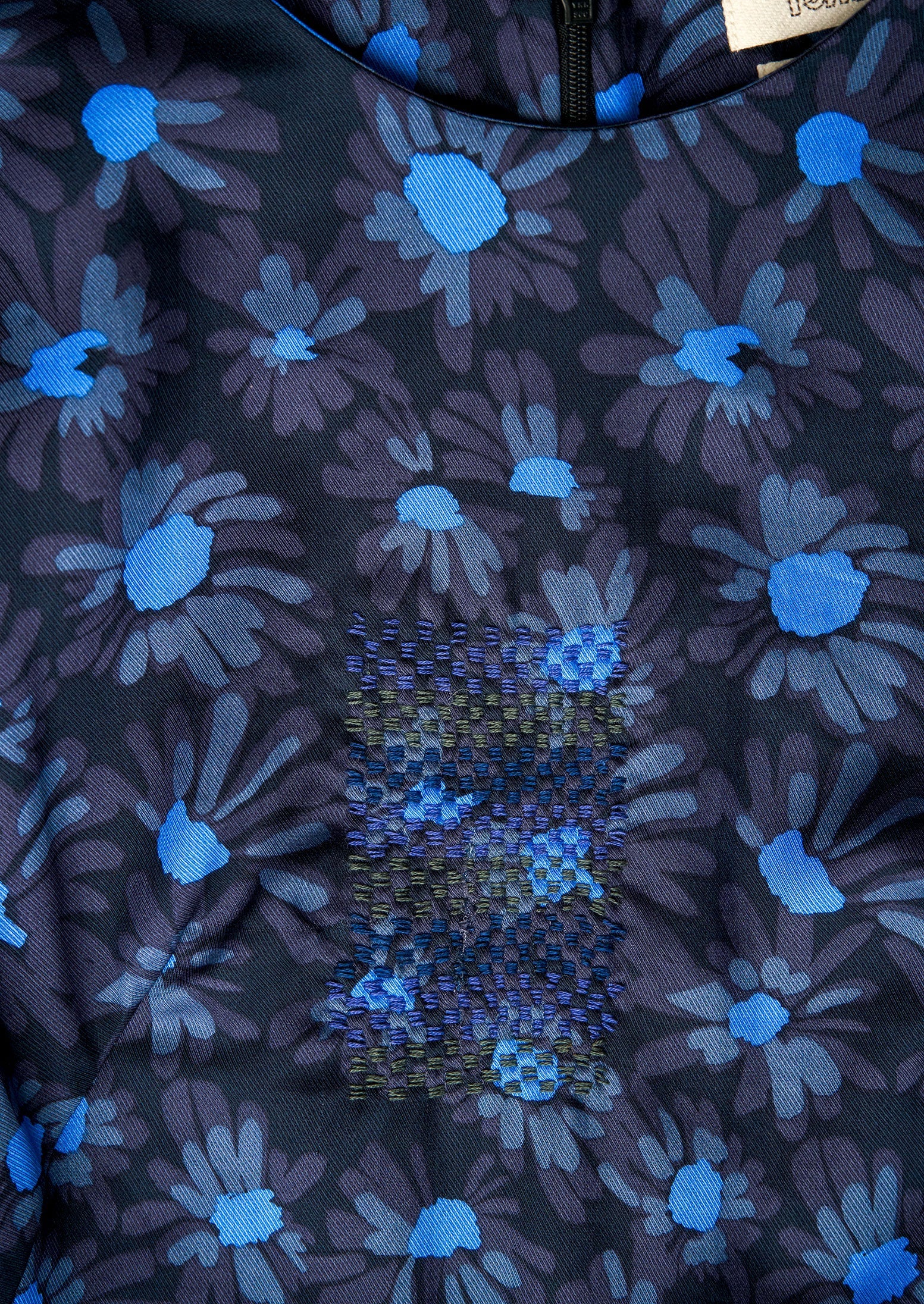 Renewed Rounded Sleeve Painted Daisy Dress Size 4 (91) | Slate/Enamel - Image 3